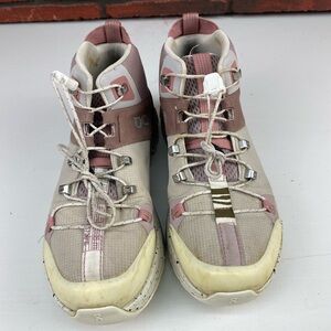On Running Women's Cloudtrax Hiking Boots Size 6.5